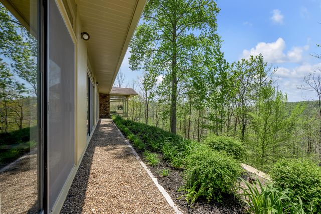 150 Pine Hill Drive, Morehead, KY 40351