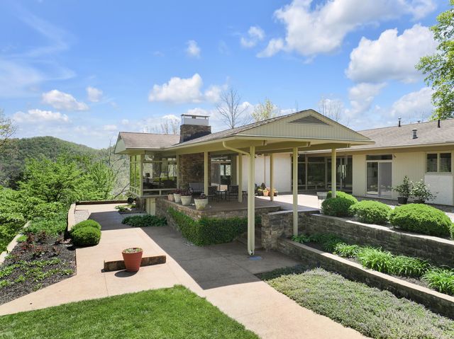 150 Pine Hill Drive, Morehead, KY 40351