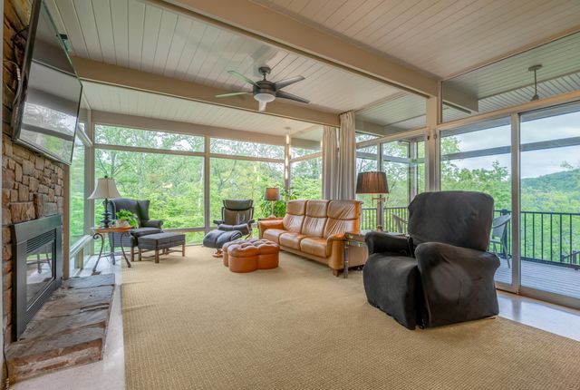 150 Pine Hill Drive, Morehead, KY 40351
