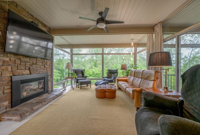 150 Pine Hill Drive, Morehead, KY 40351