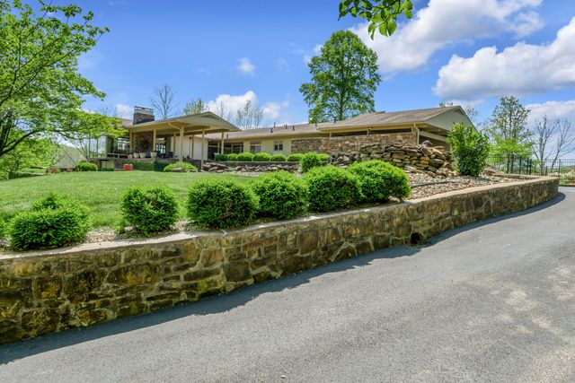 150 Pine Hill Drive, Morehead, KY 40351