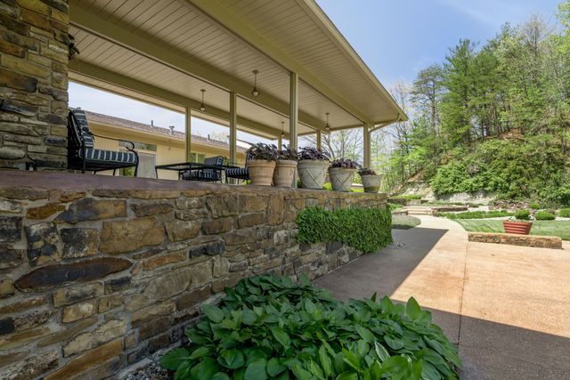 150 Pine Hill Drive, Morehead, KY 40351