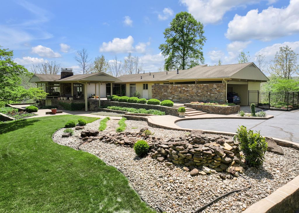 150 Pine Hill Drive, Morehead, KY 40351