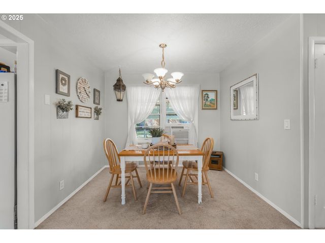 1525 E 2ND St, Newberg, OR 97132