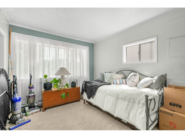 1525 E 2ND St, Newberg, OR 97132