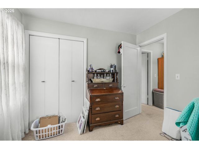 1525 E 2ND St, Newberg, OR 97132