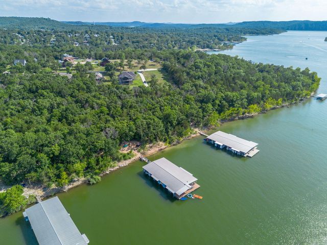 84 Starbright Lane, Reeds Spring, MO 65737