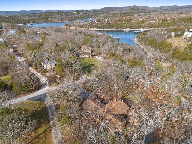 84 Starbright Lane, Reeds Spring, MO 65737