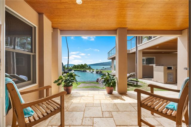 278 Makaweli Place, Honolulu, HI 96825
