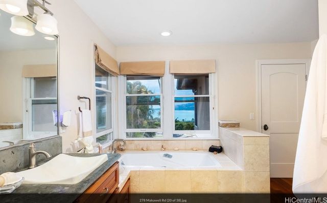 278 Makaweli Place, Honolulu, HI 96825