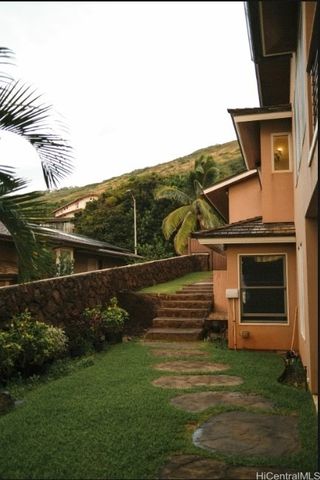 278 Makaweli Place, Honolulu, HI 96825