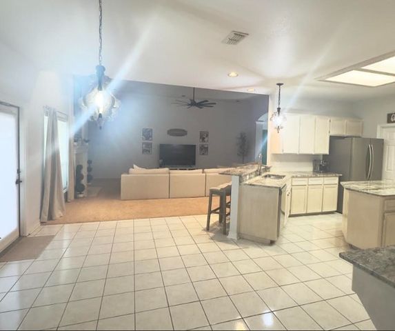 7725 LAKE BAYKAL Dr, Corpus Christi, TX 78414