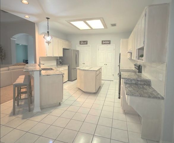 7725 LAKE BAYKAL Dr, Corpus Christi, TX 78414