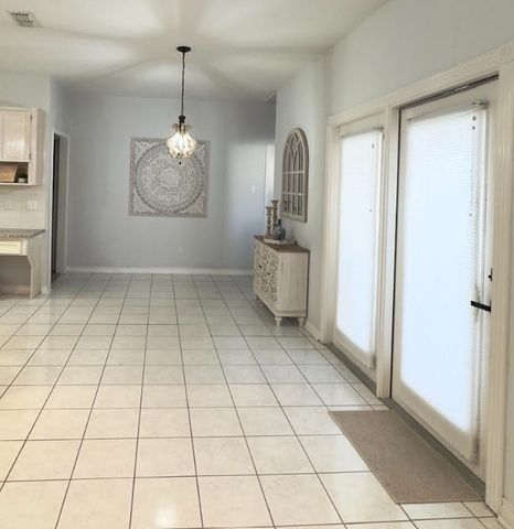 7725 LAKE BAYKAL Dr, Corpus Christi, TX 78414
