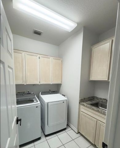 7725 LAKE BAYKAL Dr, Corpus Christi, TX 78414