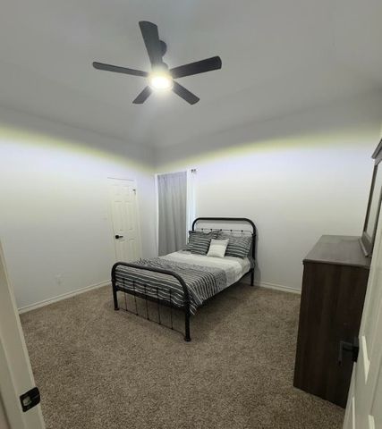 7725 LAKE BAYKAL Dr, Corpus Christi, TX 78414