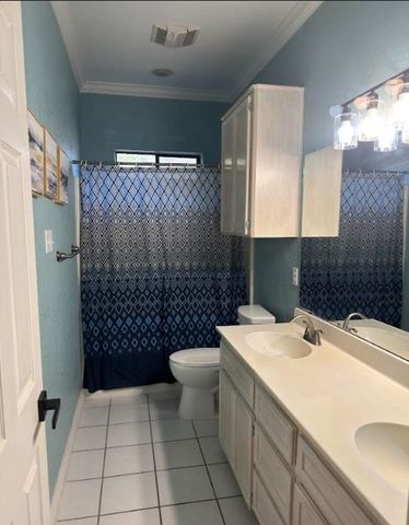 7725 LAKE BAYKAL Dr, Corpus Christi, TX 78414