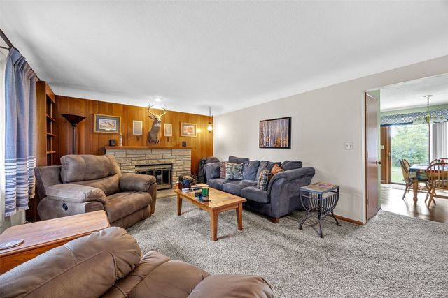 1805 Country Club Drive, Marion, IA 52302