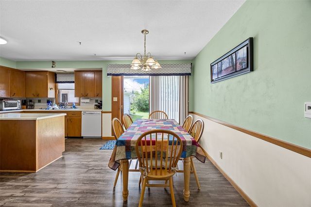 1805 Country Club Drive, Marion, IA 52302
