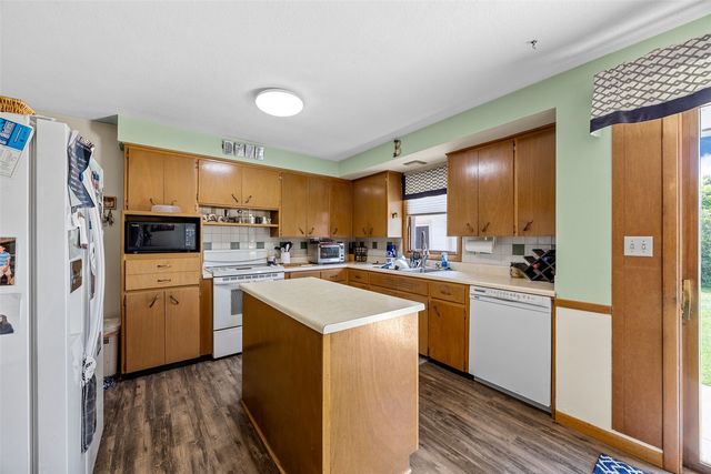 1805 Country Club Drive, Marion, IA 52302