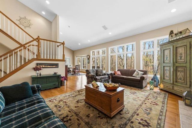 5990 Lynne Hollow Drive, Commerce Twp, MI 48382