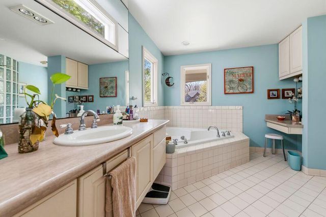 5990 Lynne Hollow Drive, Commerce Twp, MI 48382