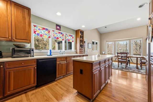 5990 Lynne Hollow Drive, Commerce Twp, MI 48382