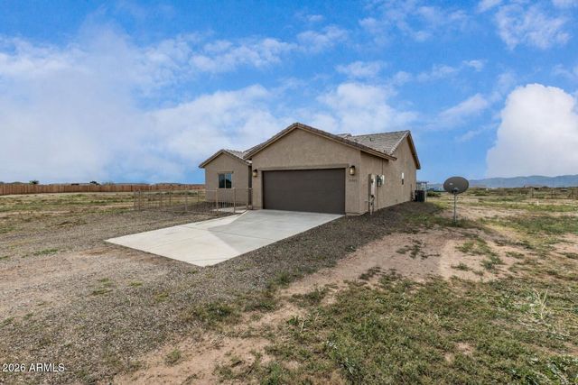 21315 W OCUPADO Drive, Wittmann, AZ 85361