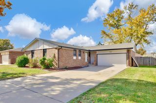 919 S Cypress St, Wichita, KS 67207
