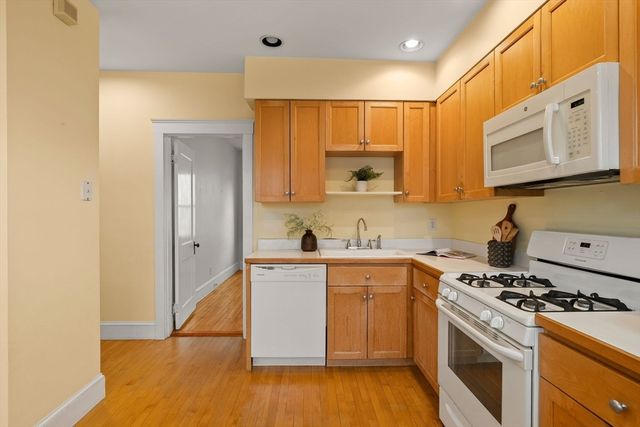 1 Clayton St 1, Watertown, MA 02472