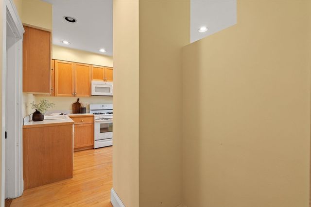 1 Clayton St 1, Watertown, MA 02472