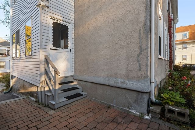 1 Clayton St 1, Watertown, MA 02472