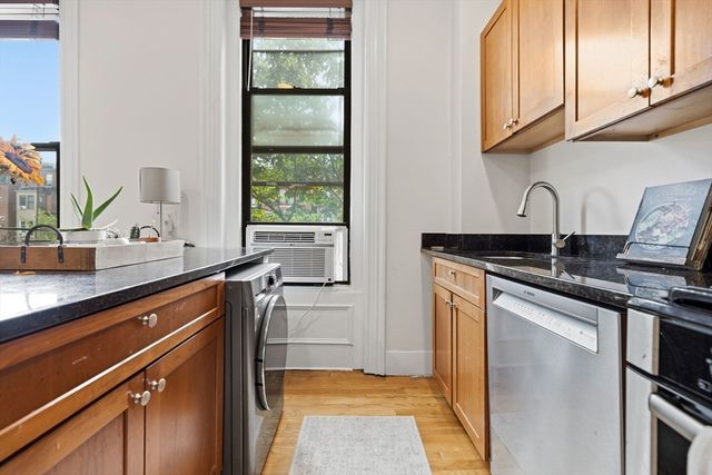 32 Yarmouth St 2, Boston, MA 02116