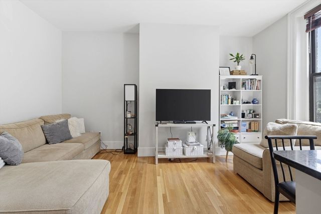 32 Yarmouth St 2, Boston, MA 02116