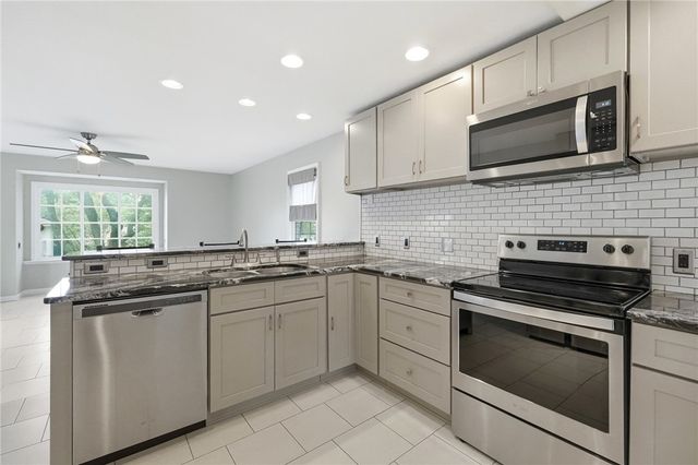 241 Orchard Drive, Oakwood, OH 45419