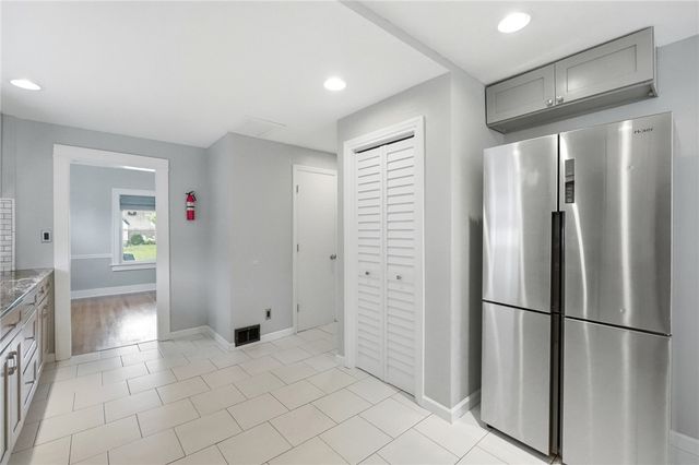 241 Orchard Drive, Oakwood, OH 45419