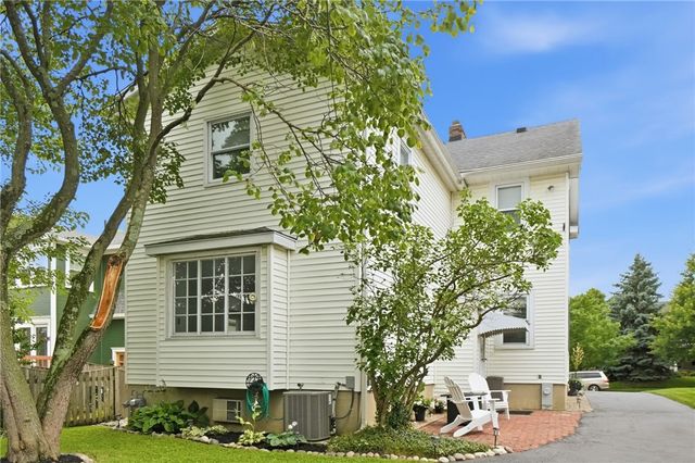 241 Orchard Drive, Oakwood, OH 45419