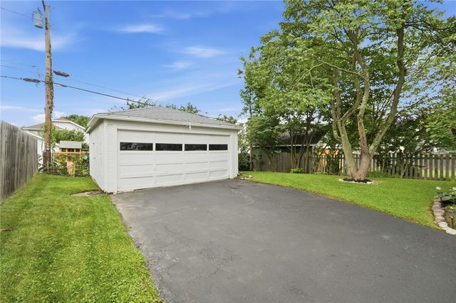 241 Orchard Drive, Oakwood, OH 45419