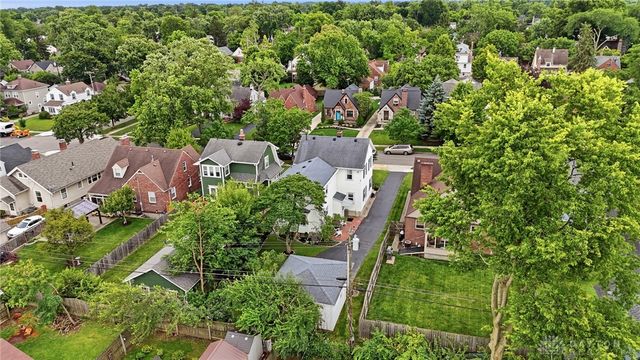 241 Orchard Drive, Oakwood, OH 45419