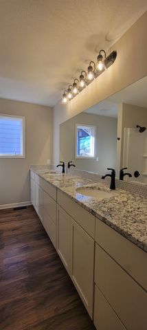 1401 E Evergreen, Derby, KS 67037