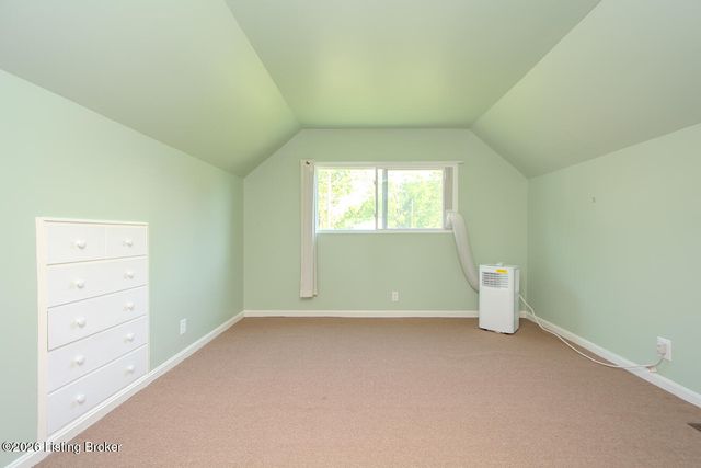 3143 Commander Dr, Louisville, KY 40220