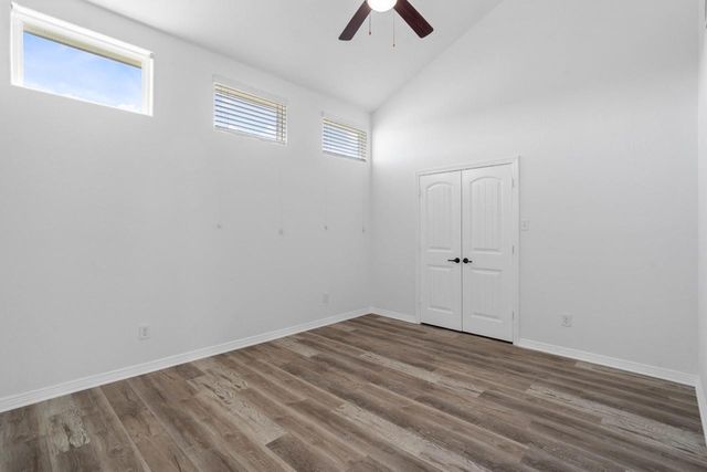 30 April Point Drive S, Conroe, TX 77356
