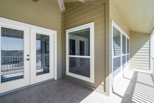 30 April Point Drive S, Conroe, TX 77356