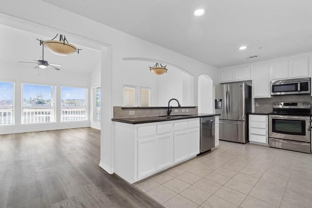 30 April Point Drive S, Conroe, TX 77356