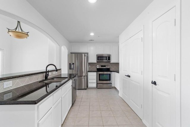 30 April Point Drive S, Conroe, TX 77356