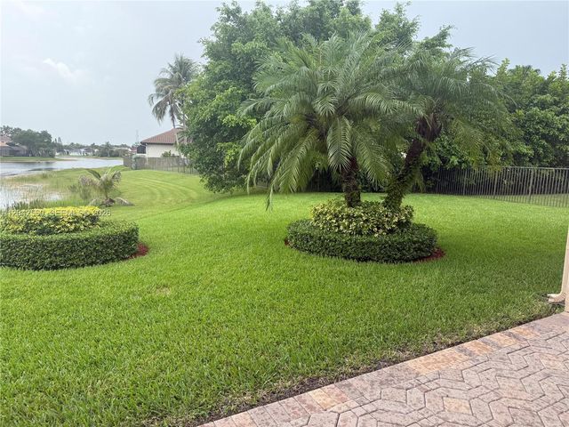 2733 Meadowood Drive, Weston, FL 33332
