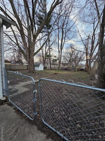 5852 Beech Daly Road, Taylor, MI 48180