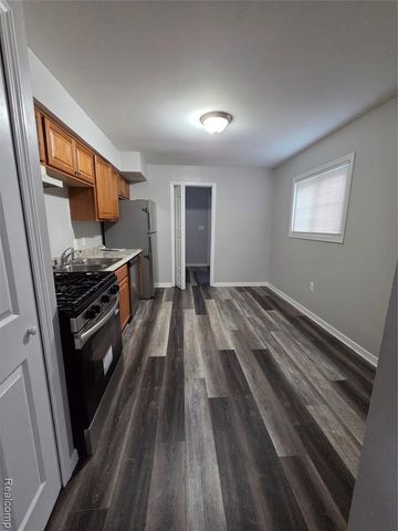 5852 Beech Daly Road, Taylor, MI 48180