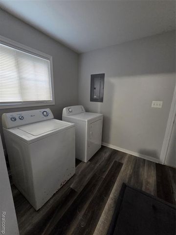 5852 Beech Daly Road, Taylor, MI 48180