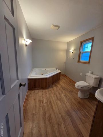 5852 Beech Daly Road, Taylor, MI 48180